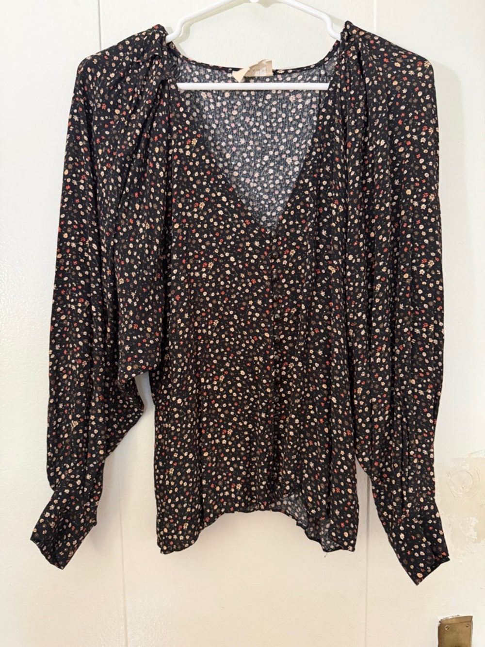 Black Floral V-Neck Long Sleeve Blouse